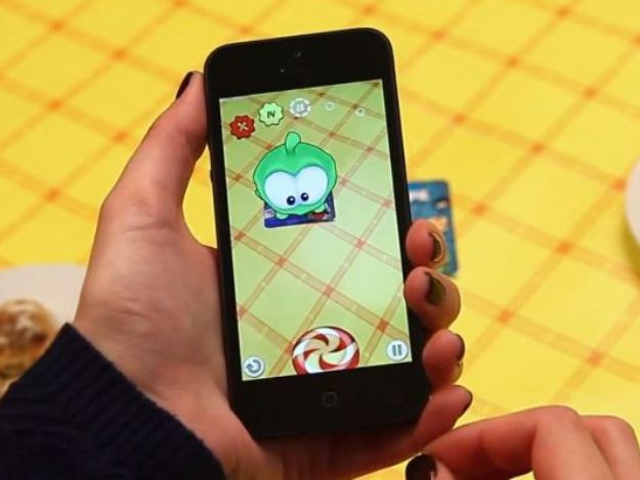 Om Nom Candy Flick Ipa Game iOS Free Download Om Nom Candy Flick Ipa Game iOS Free Download